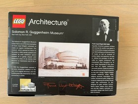 NEW IN UNOPENED BOX LEGO ARCHITECTURE: Solomon Guggenheim Museum (21004)
