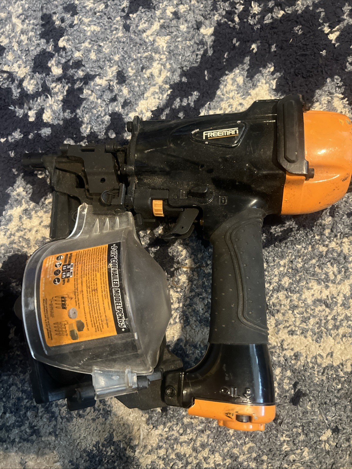 Freeman PCN65 Pneumatic 15 Degree 2-1/2" Coil Siding Nailer with Adjustable Met