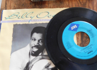 THE COLOUR OF LOVE / IT'S NEVER TO LATE TO TRY 45 RPM RECORD & PS 069