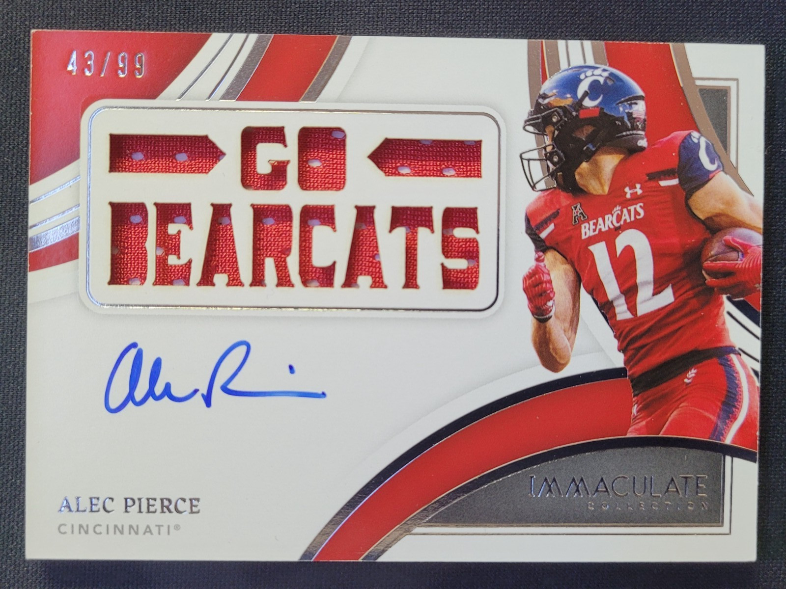 Alec Pierce Panini Immaculate Collection Collegiate Team Slogan Signatures Die Cuts #DCAPI Base