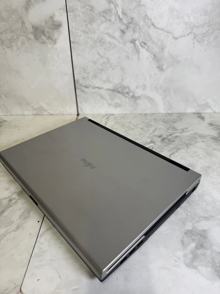 Raro Notebook Fujitsu Esprimo Mobile V6555 Intel Core 2 Duo – No Test - Immagine 2 di 4