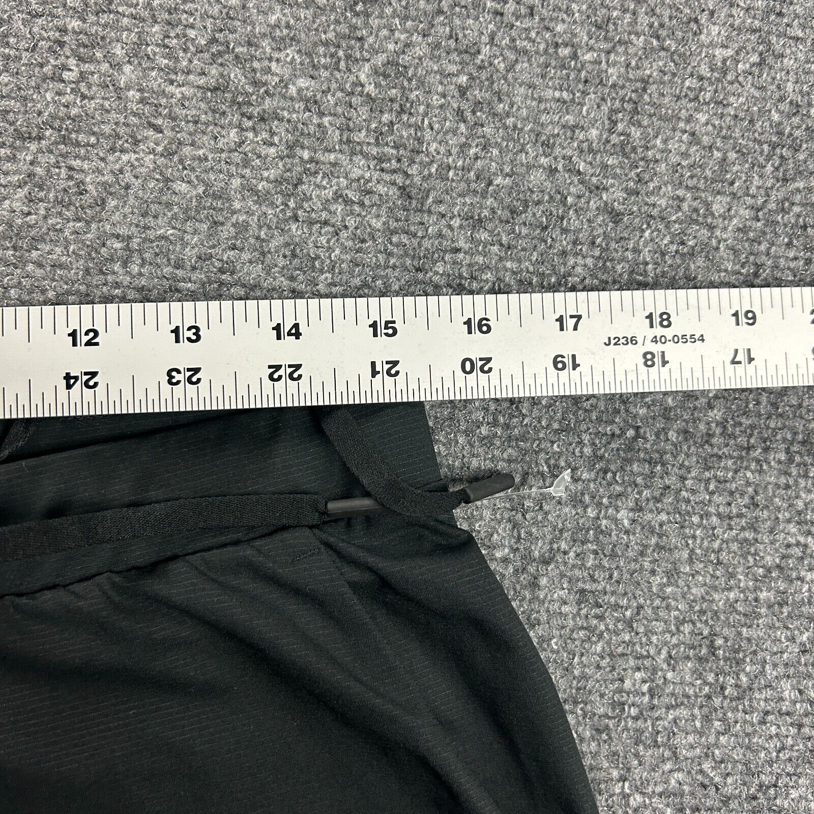 Uniqlo Shorts Womens Large Black Dry Athletic Stretch Drawstring 100% Polyester thumbnail 2