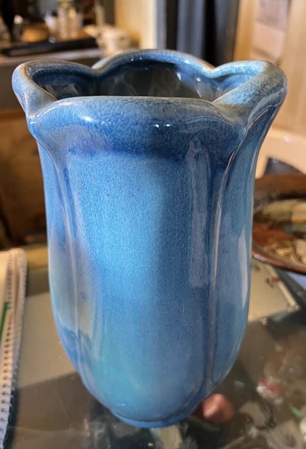 Big Glidden Pottery Flower Form Vase, Rare & Mint. Stunning Glaze. Mid