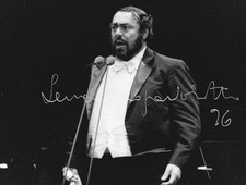 ORIGINAL AUTOGRAMM VON LUCIANO PAVAROTTI ( OPER / TENOR / PHOTO 15 x 20 cm !!! )