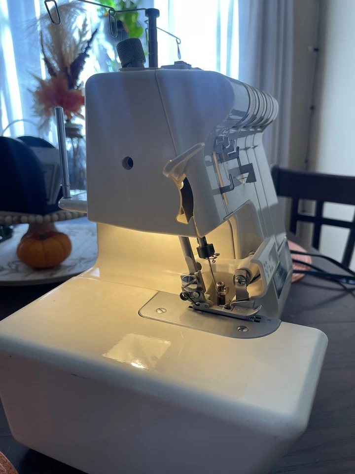 丰田型号 6700 3/4 螺纹锁机 - 缝纫机已测试/状况良好 — 第 2/4 张图片