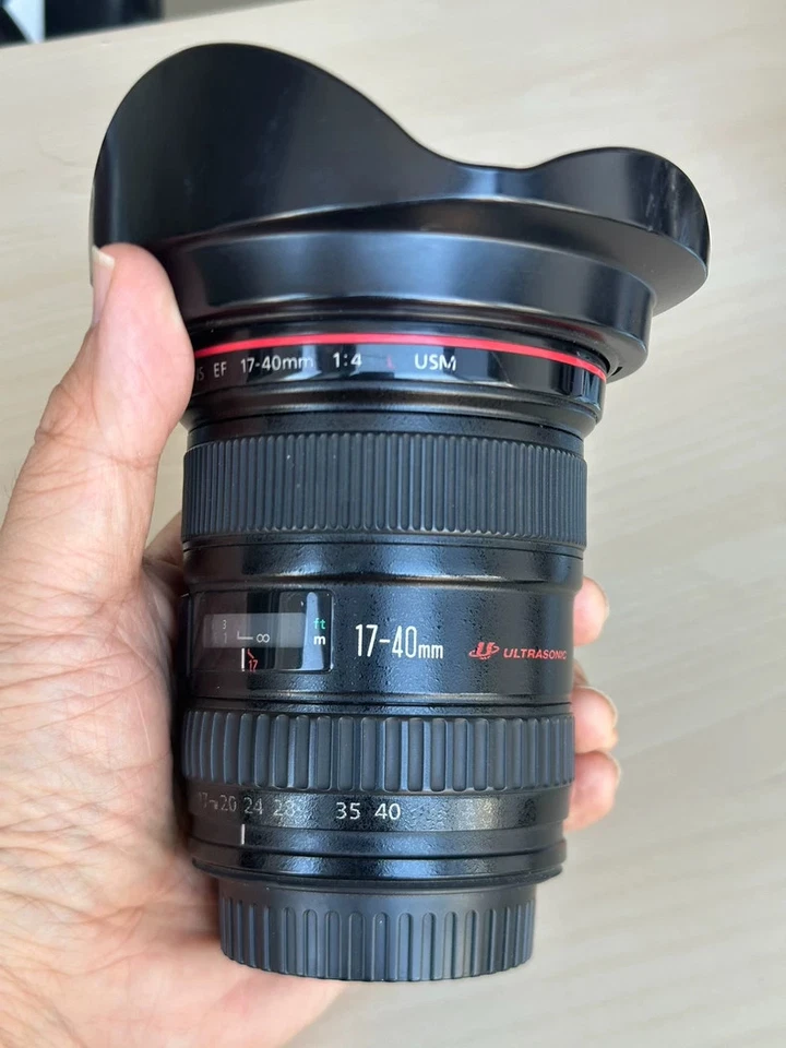 Lente zoom ultra gran angular Canon EF 17-40 mm f/4L para montura Canon EF Foto 3 de 4