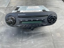 VW BEETLE 2005 CD AND FM RADIO GENUINE VW RADIO NO CODE