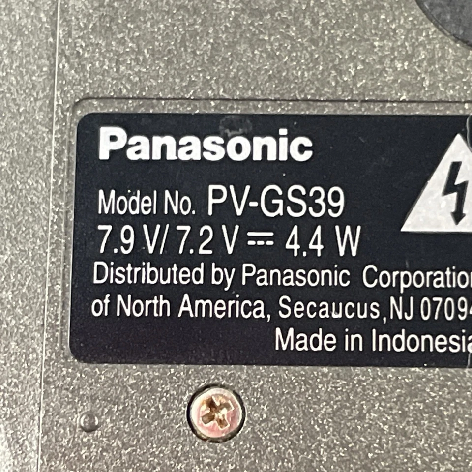 Panasonic PV-GS39 Mini DV Camcorder Only For Parts Not Working - Image 4 of 4
