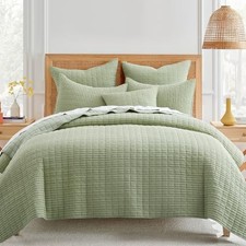 Mills Waffle King/Cal Set 106x92in with 2 Pillow Shams King Quilt Sage Green