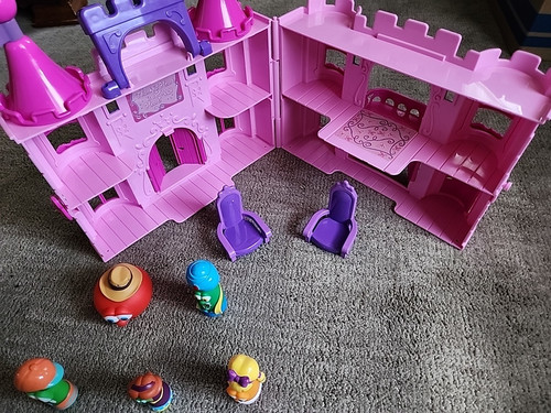 Veggie Tales Princess Castle - Picture 9 of 14