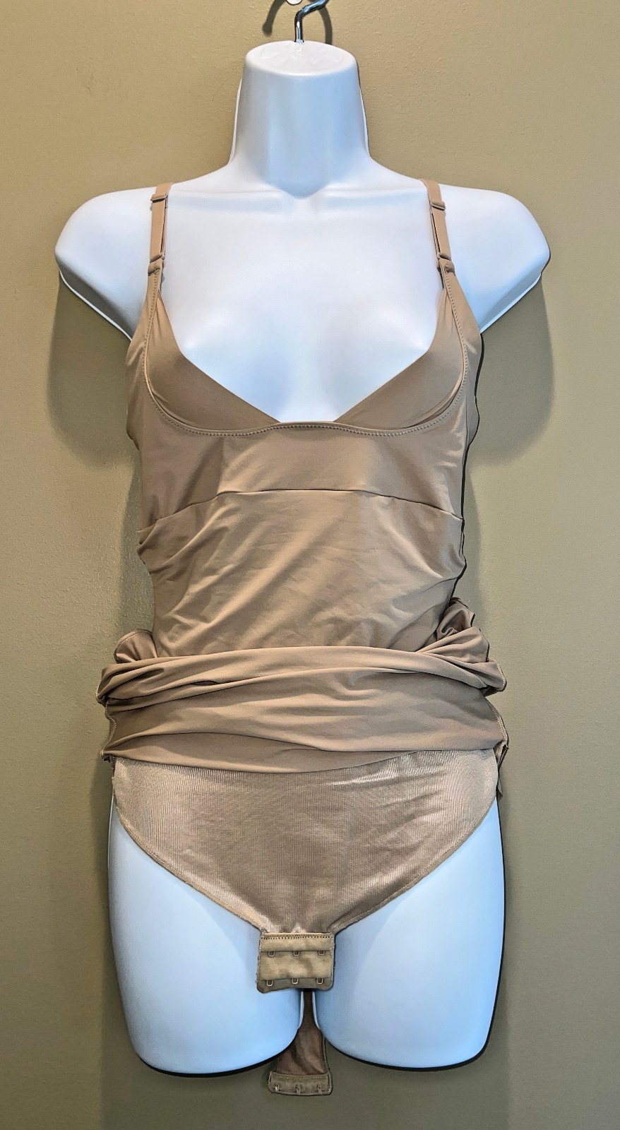 Flexees by Maidenform 83053 Womens Under-Bust Body Shapewear/Slip Beige Size XL