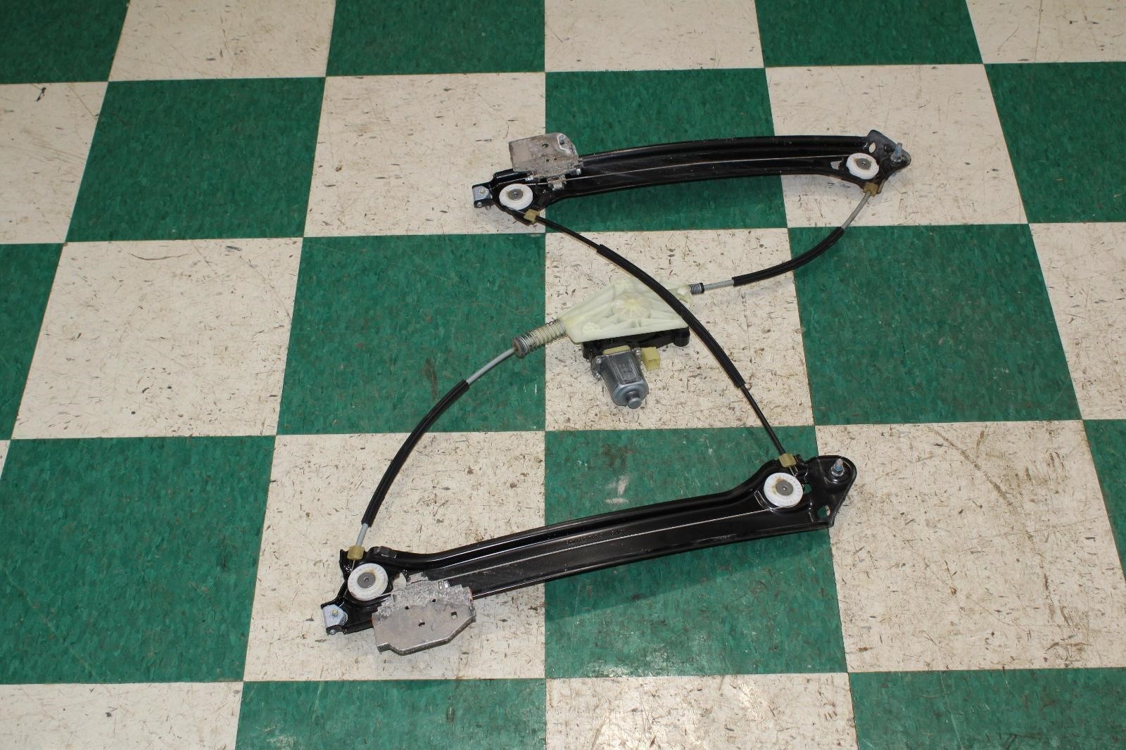 19-24 Continental GT Gtc Passenger RH Door Power Window Regulator OEM Factory OE