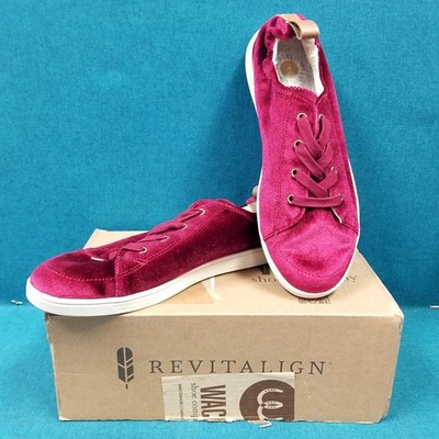 NEW IN BOX WACO Revitalign Red Velvet Casual Shoes Sz 10B ''Santa Betta'' 