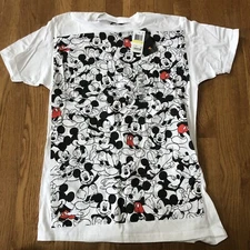 NEW Men's Disney Disneyland Repeating Mickey Mouse Men’s Medium Tee Shirt