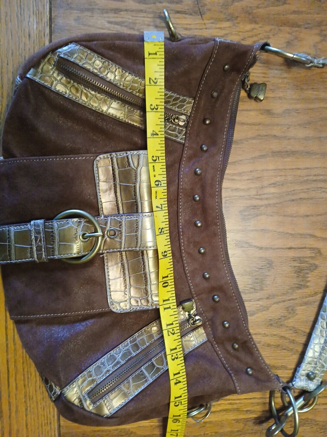 Picture 16 of 24
