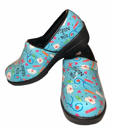 spring step nursing clogs