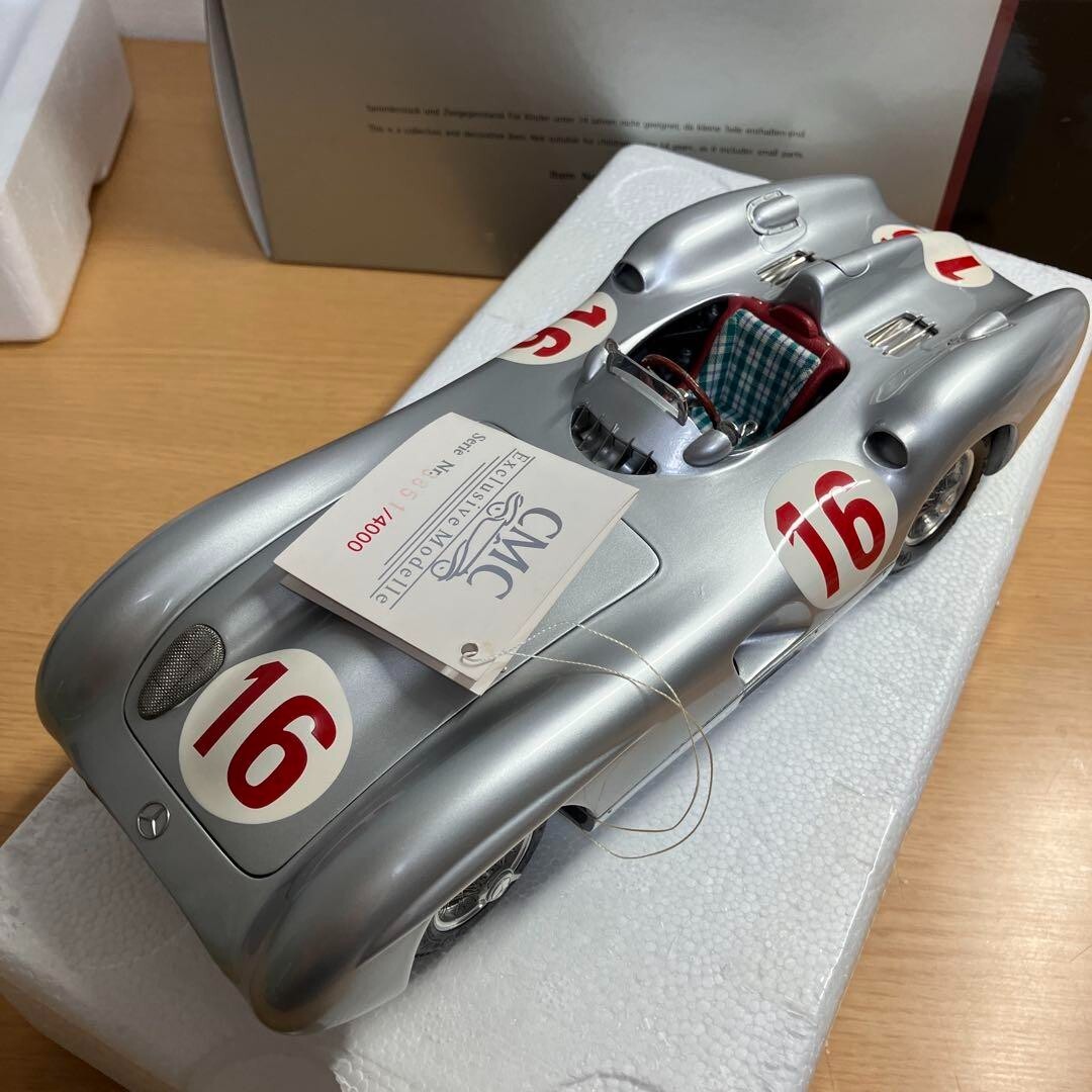 1/18 CMC Mercedes-Benz W196R 1954/55 Streamliner Body #16 w 1/18 CMC Mercedes-Benz W196R 1954/55 Streamliner Body #16 w