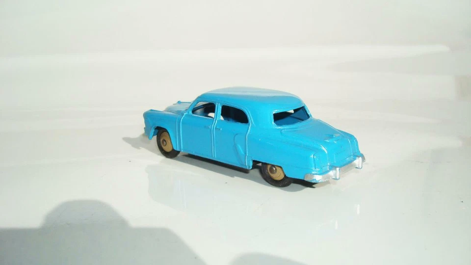 DINKY TOYS 172 STUDEBAKER LAND CRUISER BLUE BOXED  MINT CONDITION - Image 4 of 4