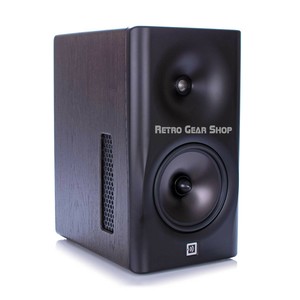 dutch & dutch 8c active speakers