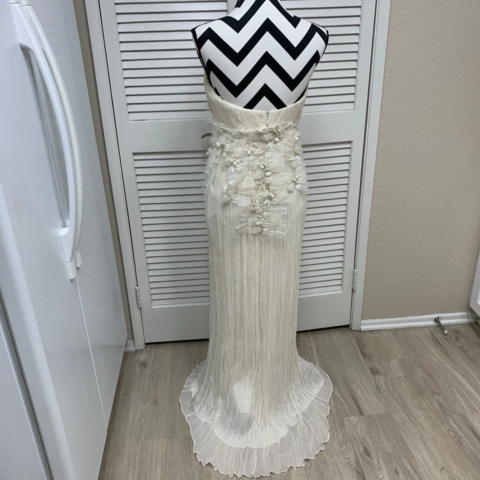 Elizabeth Fillmore Ivory Sheath Wedding Dress Size 8 - Image 4 of 4