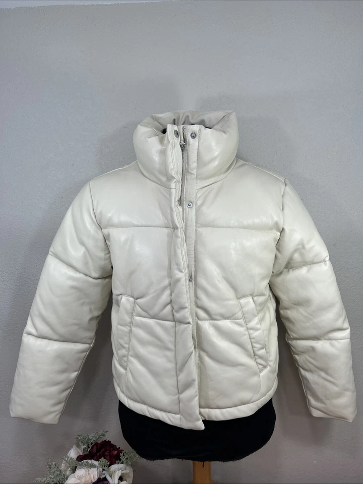 Abercrombie & Fitch Women’s Cream Vegan Leather A&F Mini Puffer Jacket Coat Med. - Image 2 of 4