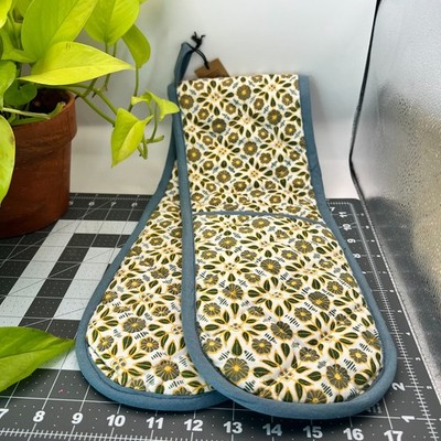 Creative Co Op Double Oven Mitt Floral Cotton 36 x 6 Blue Green New