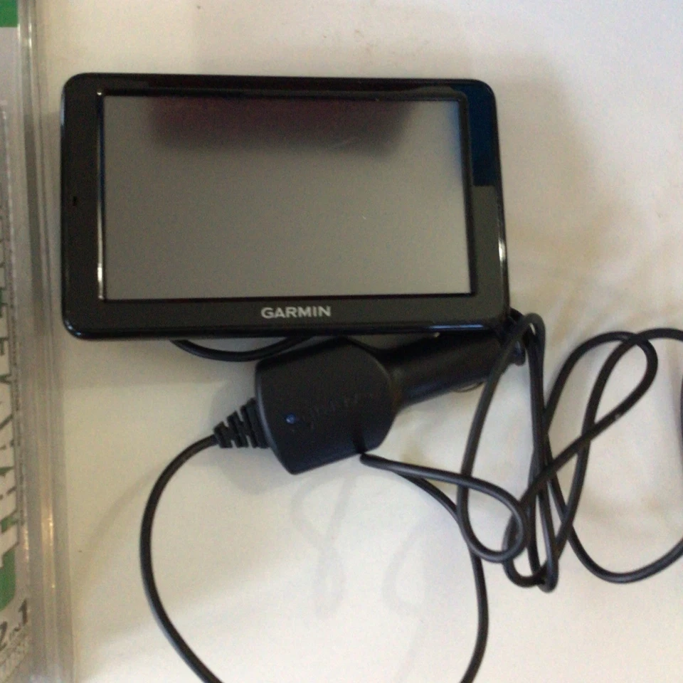 GARMIN NUVI 2555LMT GPS Works Great and home & auto charger,travel kit bundle - Image 2 of 4