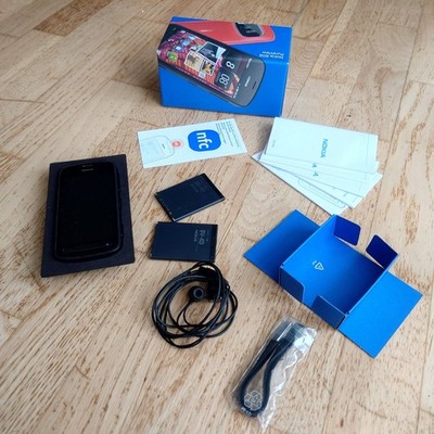 Nokia 808 PureView Schwarz Zubehörpaket Delight Belle International