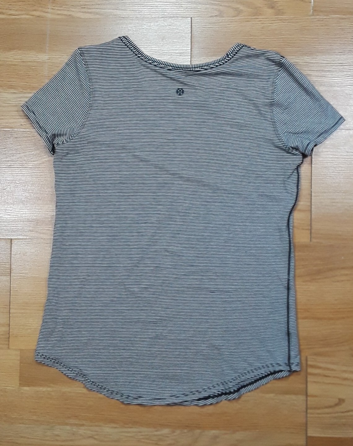 Lululemon Soft Grey Striped Basic Athletic Short … - image 2