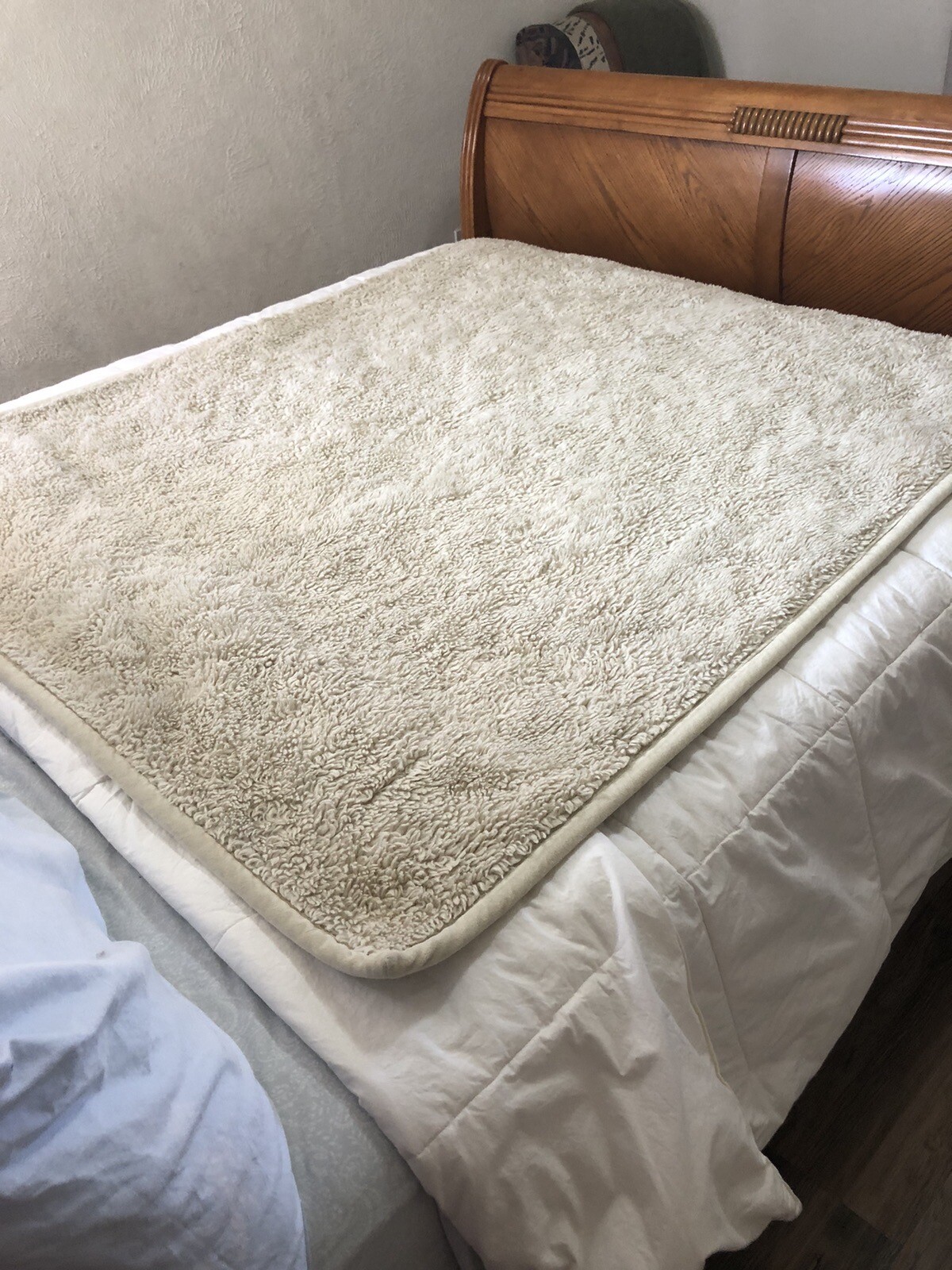 Pottery Barn Faux Fur Textured Throw Blanket Heavy Ivory 50x60 in EUC