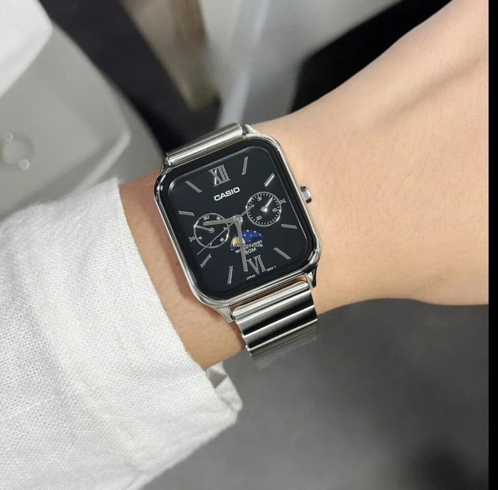 Casio Moonphase Quartz Stainless Steel MTP-M305D-1A2VDF Casio Moonphase Quartz Stainless Steel MTP-M305D-1A2VDF