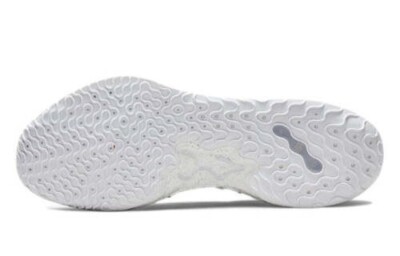 シューズ(男性用) NIKE AIR ZOOM GT RUN 'TIE-DYE' / WHITE Nike Zoom GT Run - Tag | SneakerNews.com