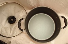 Olla de vidrio Tramontina roja antiadherente de 4 cuartos de galón cubierta 1 galón
