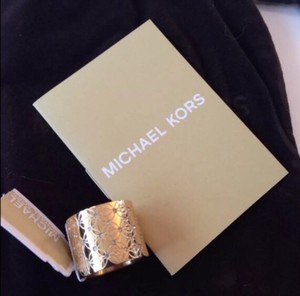 New-Michael-Kors-Monogram-Heritage-Barrel-Ring-Wide-Band-MK-6-Gold-125