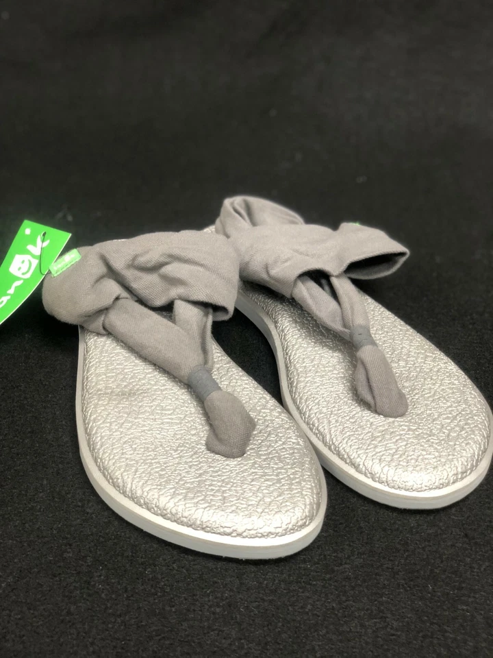 Sanuk Women's Yoga Sling 2 Metallic LX Sandals Straps 1103944 Charcoal Silver Foto 4 de 4