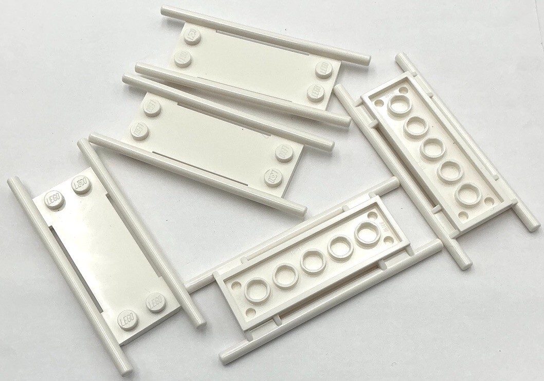 Lego White Minifigure Utensil Stretchers No Bottom Hinges 5pcs
