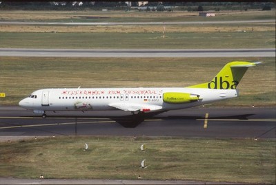 Dia D-AGPJ Fokker 100 dba Flugzeug 35mm ungerahmt O102-7-2