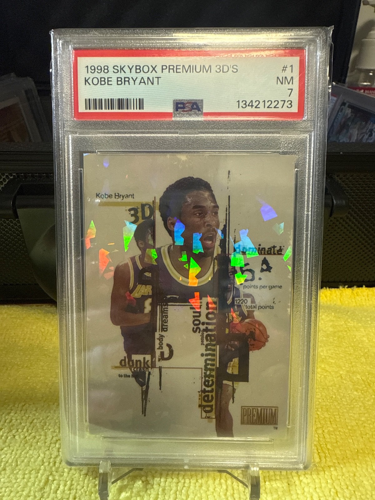 1998 SKYBOX PREMIUM 3D'S #1 KOBE BRYANT PSA 7