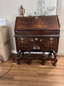 William And Mary Period 1690-1700 British Slant Top Desk