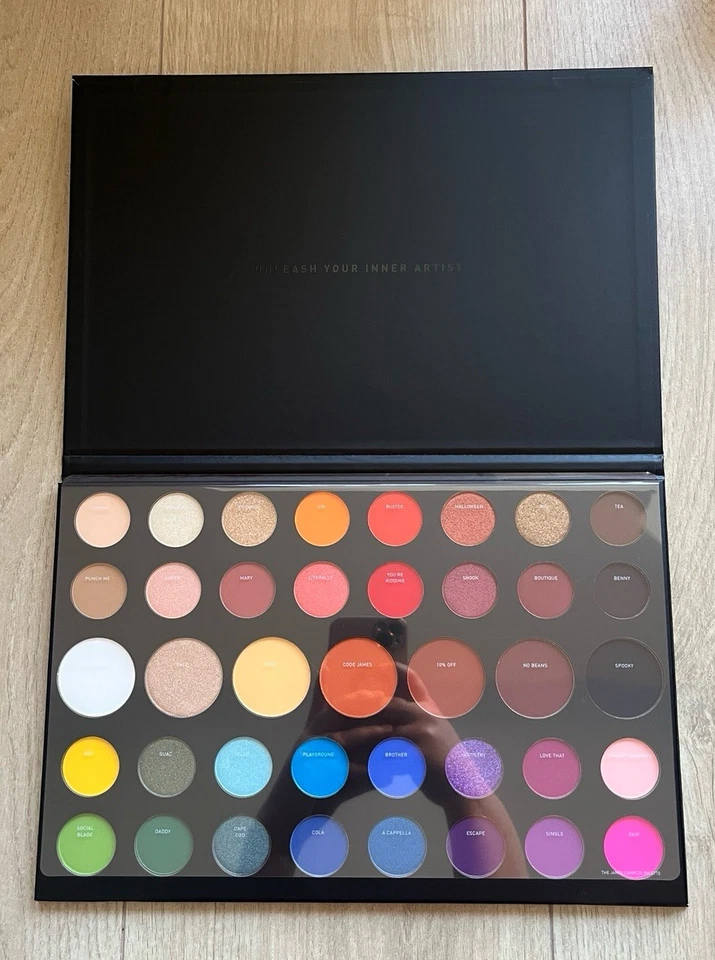 MORPHE x JAMES CHARLES ORIGINAL ARTISTRY 39 SHADE EYESHADOW PALETTE  W/RINGLIGHT - Image 3 of 3