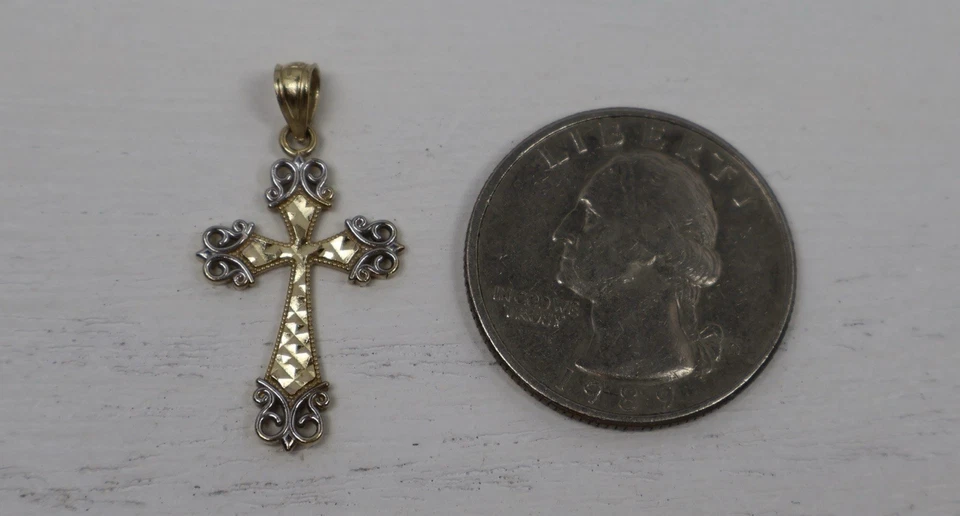 Colgante Cruz Oro Amarillo y Pequeño 10k 1G/1.1 pulgadas Foto 4 de 4