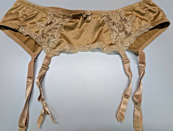 Strumpfhalter / Strumpfgürtel / Strapse in gold Gr. 16/18 (UK)