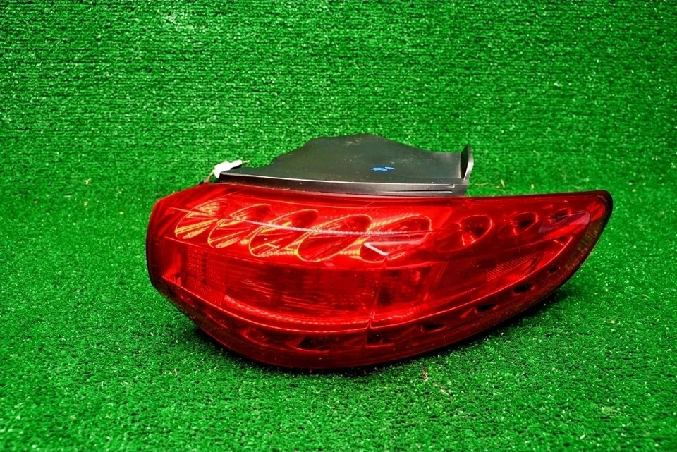 2009-2017 INFINITI FX35 FX37 FX50 QX70 RIGHT PASSENGER SIDE OUTER TAILLIGHT OEM - Image 4 of 4