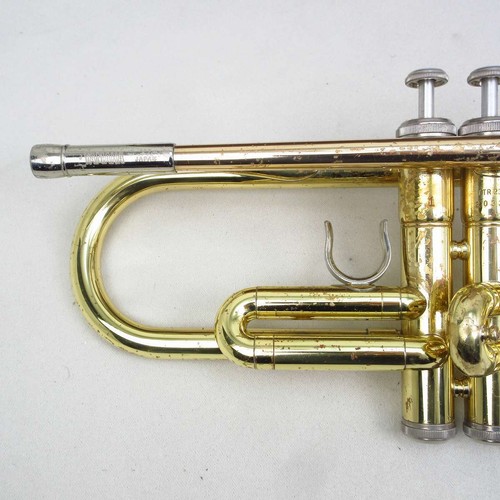 Yamaha Trumpet YTR-2320E Lacquer Finish with First and Third Triggers - Picture 3 of 11