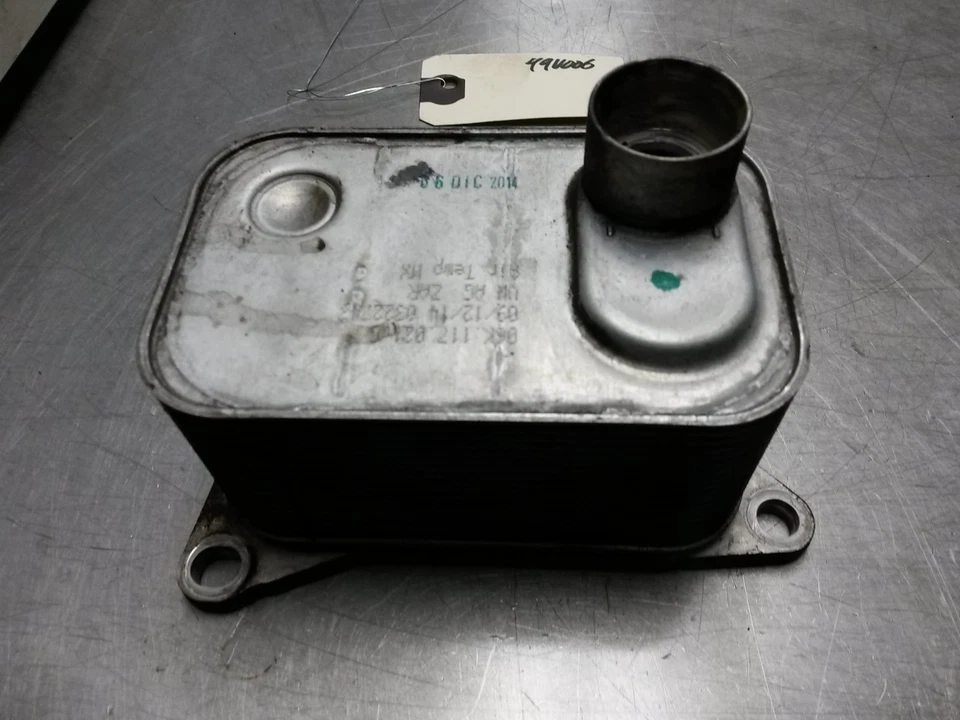 Enfriador de aceite para Volkswagen Passat 1.8 15-17 06K117021C Foto 2 de 4