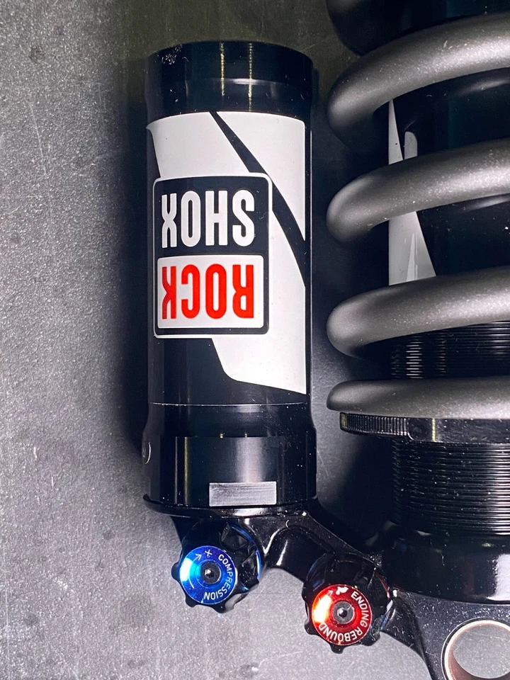 Amortiguador trasero RockShox Vivid R2C, 9,50x3,00" (240x76 mm), CON RESORTE 350x3,0 Foto 4 de 4