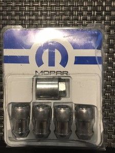 Mopar Chrysler Jeep Dodge Ram Wheel Locks Kit Set of 4 /& Key OEM