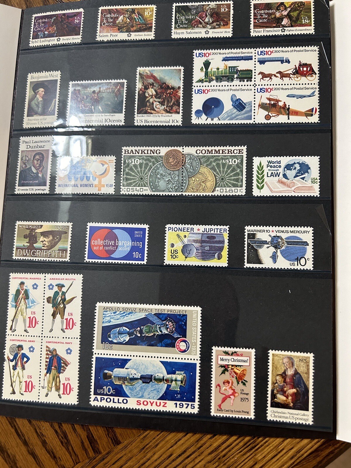 Stamp USPS 1975 Commemorative Mint Collection Yearbook Album Complete