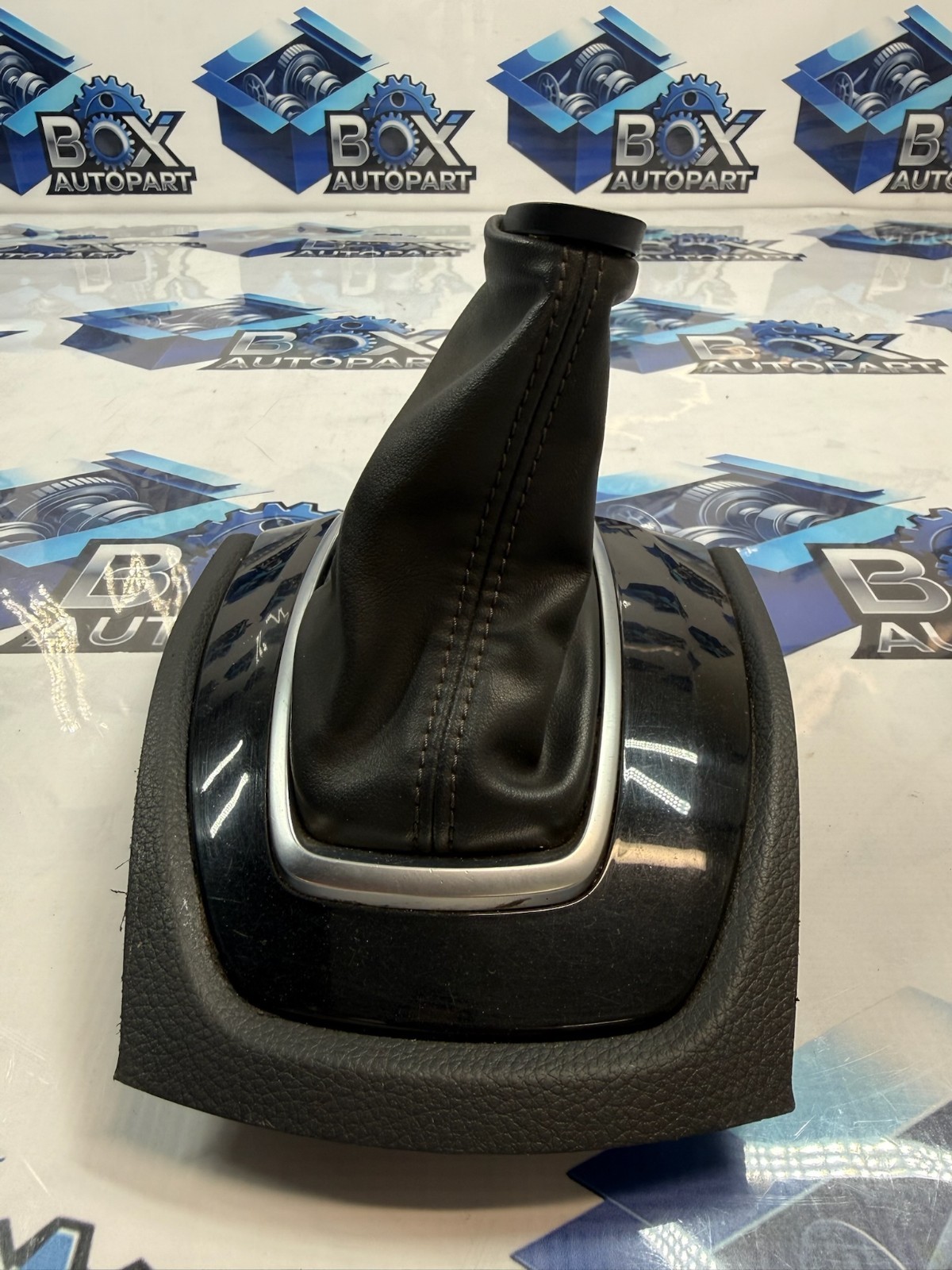 2017-2019 Nissan Rogue Center Console Gear Shifter Bezel 969416FL2A