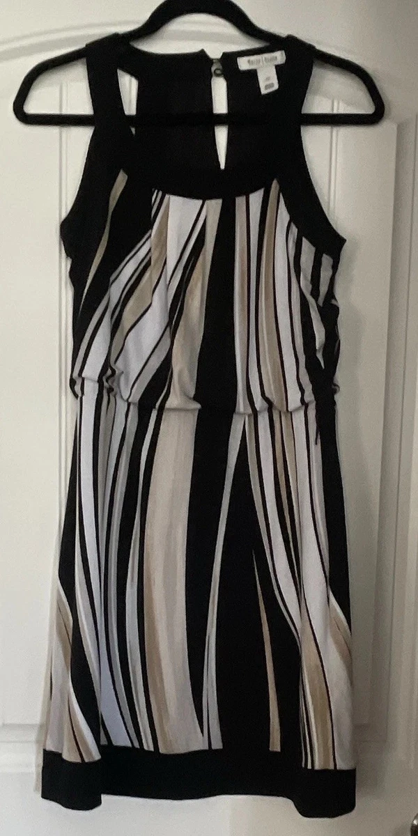 black white store dresses Two elegant for your upcoming formal and weddings or event you have coming up The fabric is comfortable for skin White House Black Market White